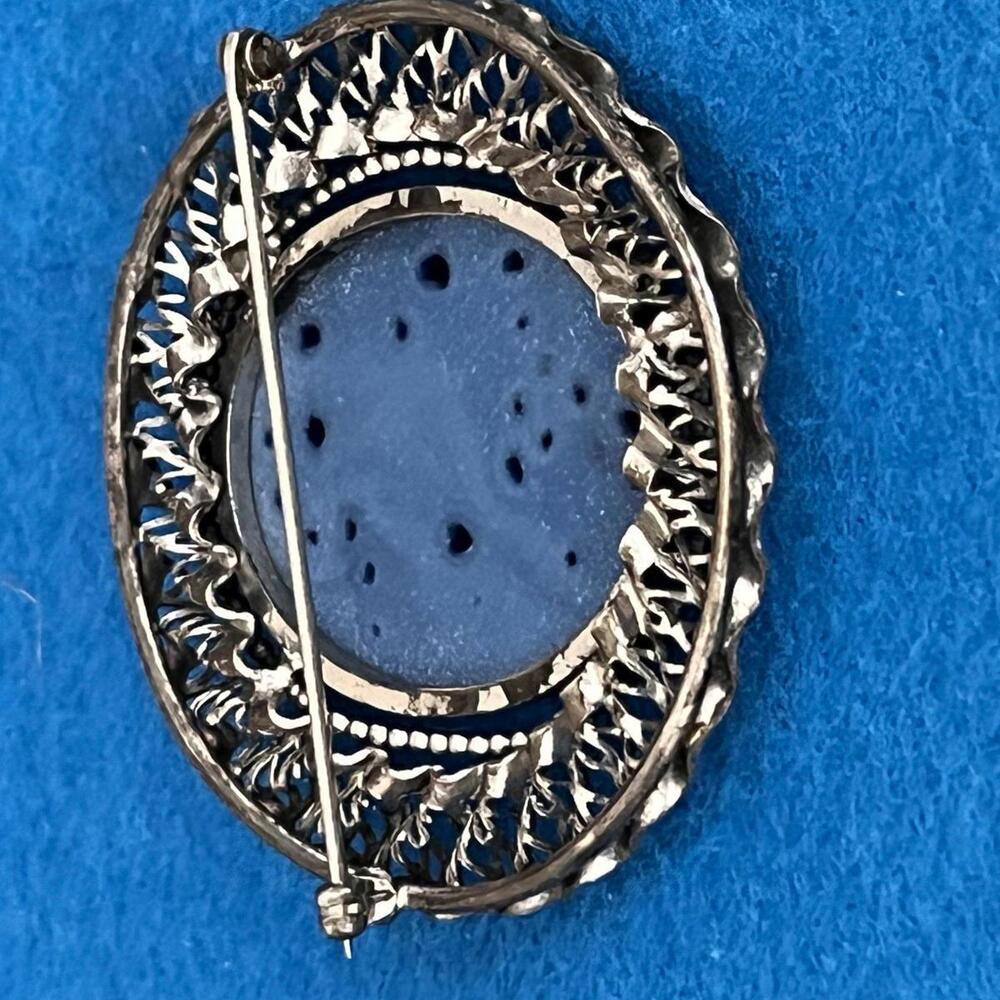 1960s Peking Blue Glass Japanned Oval Brooch - Picture 5 of 6